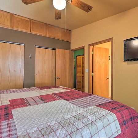 Rustic Cabin With Deck About 4 Mi To Old Town Flagstaff! Extérieur photo
